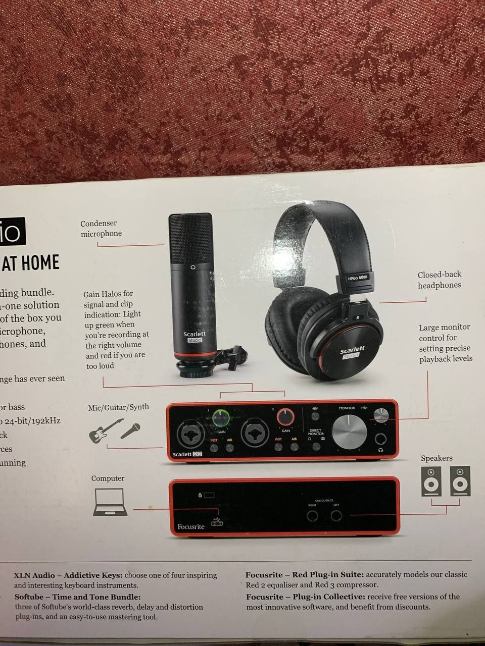 Комплект для звукозапису FOCUSRITE 2i2 Studio.