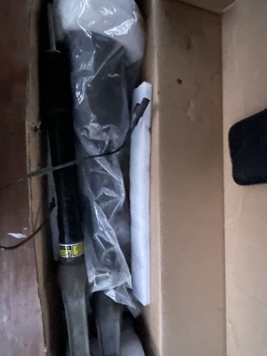 Армотизаторы на кузов w164 на реставрации подушка в отличном состоянии