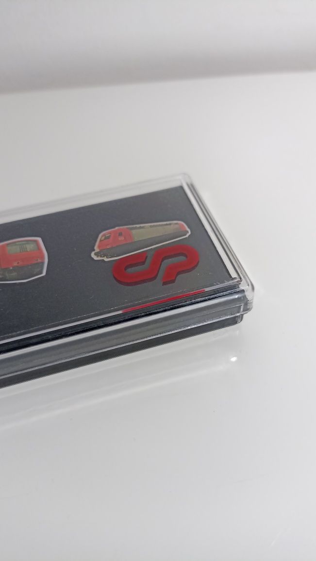 Caixa com 3 Pins da CP