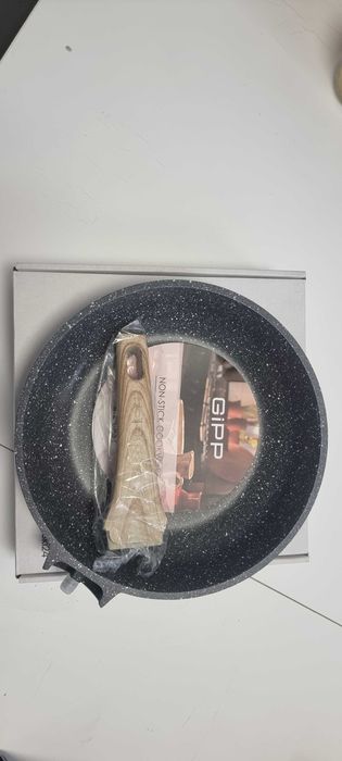 GiPP Patelnia nieprzywierająca 24 cm, powlekana granitem