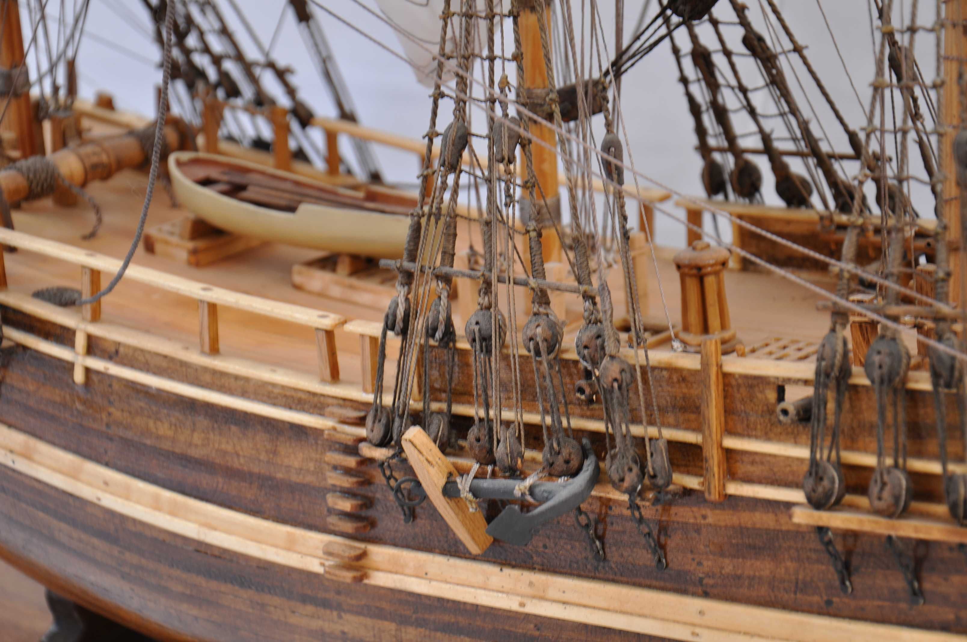 Drewniany model statku HMS Bounty z 1784r, duży ręcznie wykonany model