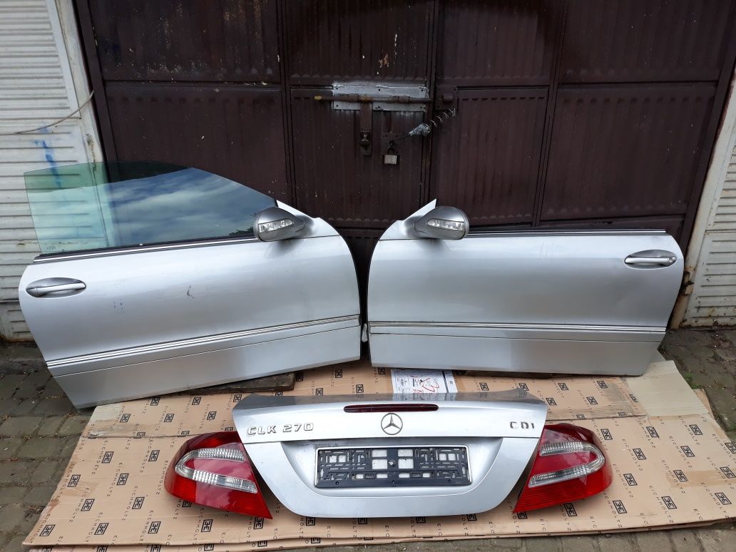 Mercedes CLK W 209 Maska Klapa Zderzak Drzwi