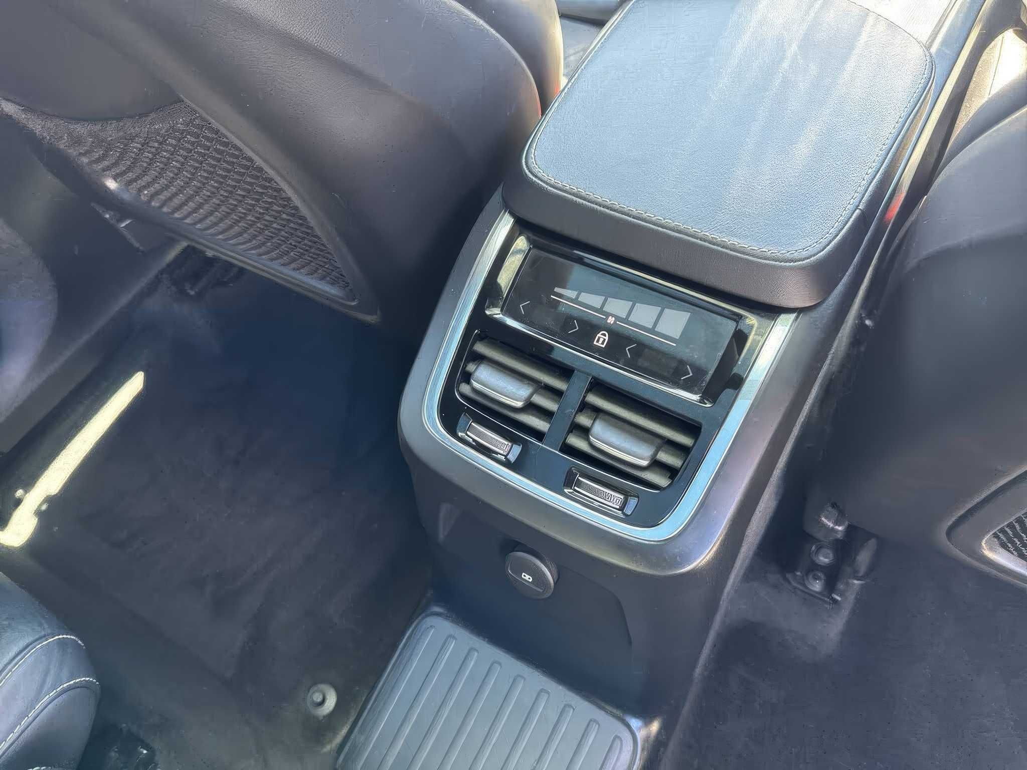 2022 Volvo XC90 Recharge R-Design Extended Range e