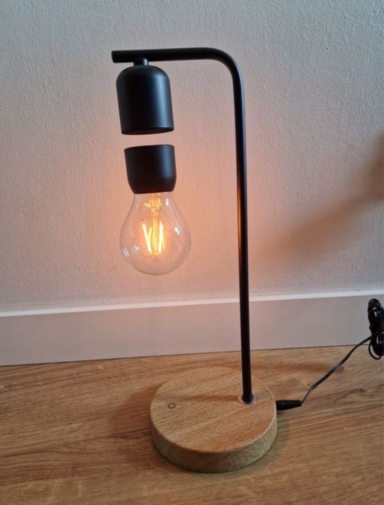 Lewitująca żarówka lampka nocna indukcyjna LED