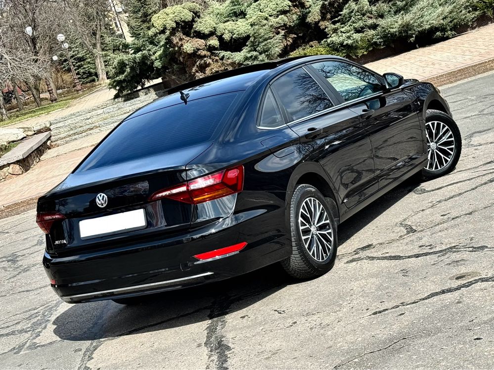 Шикарная Jetta