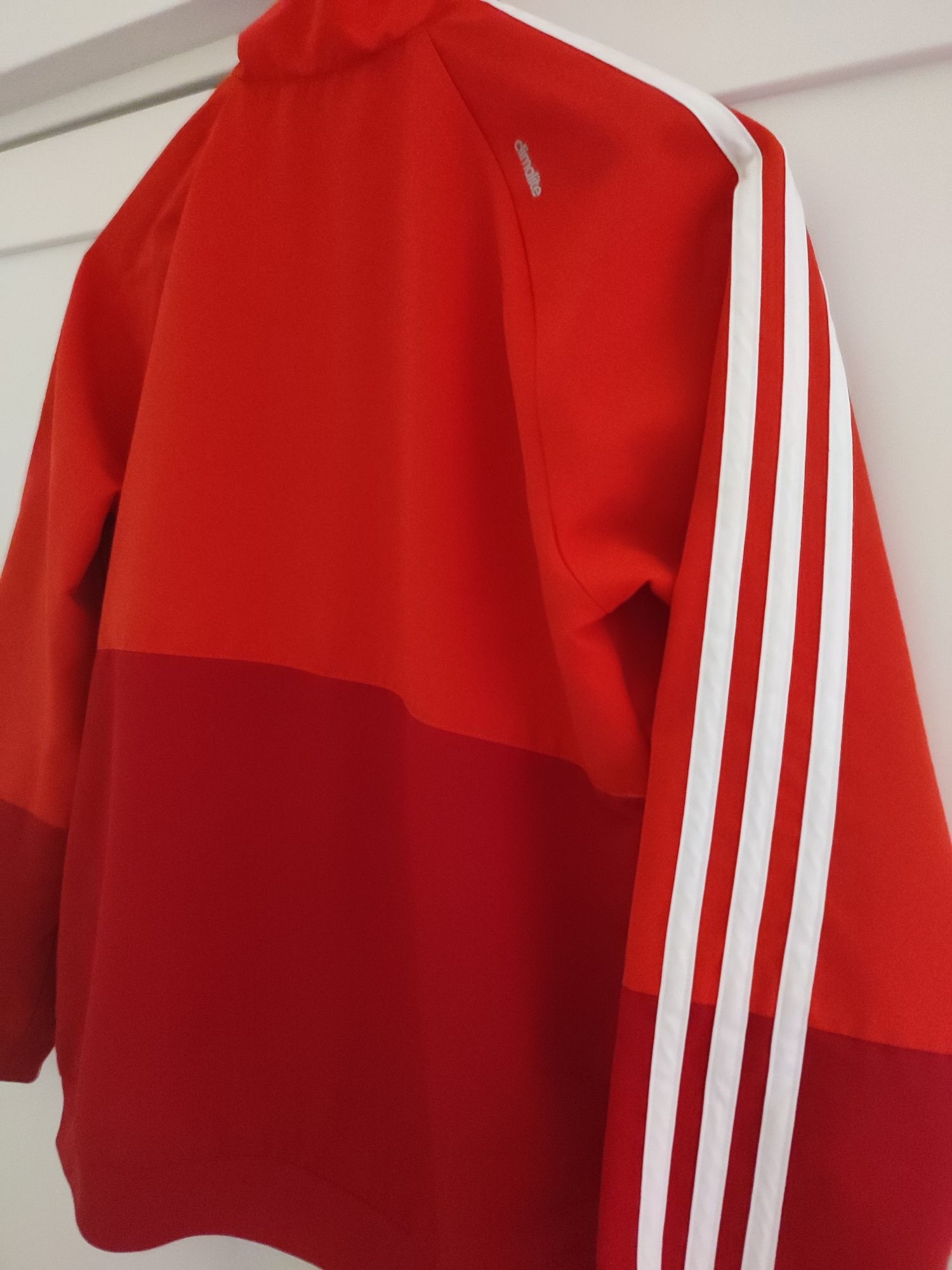 Kurtka Adidas sportowa czerwona
