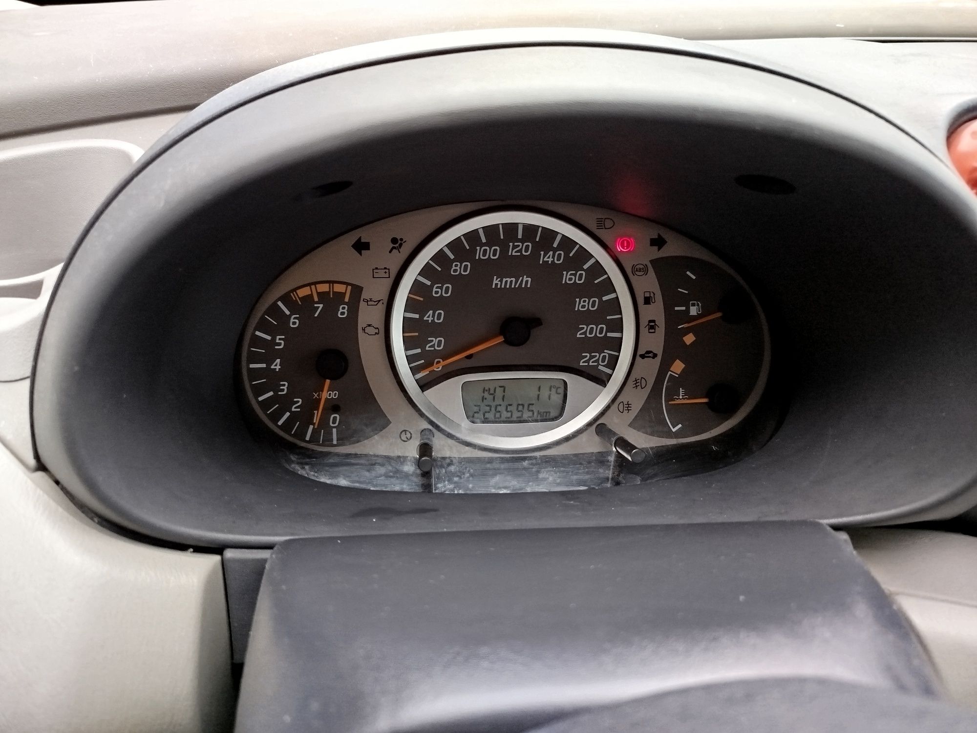 Nissan Almera Tino 1.8i 115cv/Excelente motor/Versão rara/Nacional