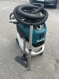 Пилосос MAKITA VC4210LX