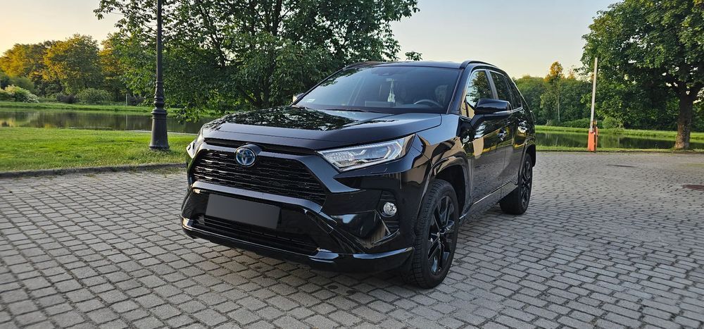 Toyota RAV4 Toyota RAV4 2.5 Hybrid Black Edition by JBL 4x4