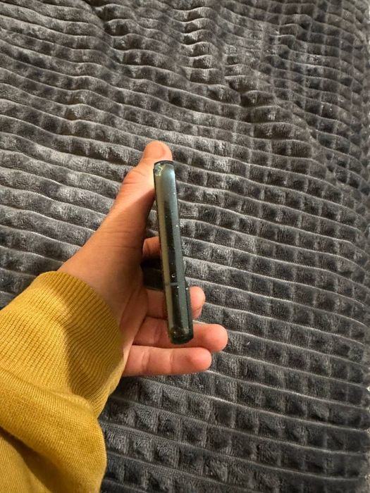 S22 гарний стан 128 гб є подряпини по корпусі