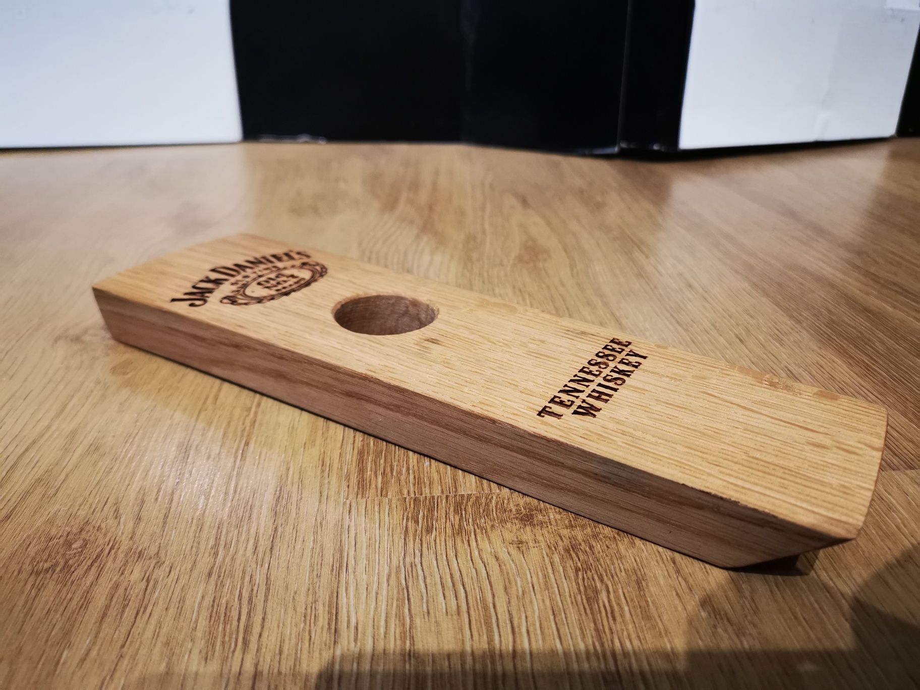 Ekspozytor dębowy Jack daniels