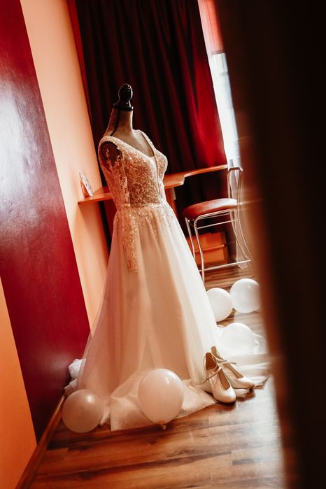 Suknia ślubna 38/40 ivory