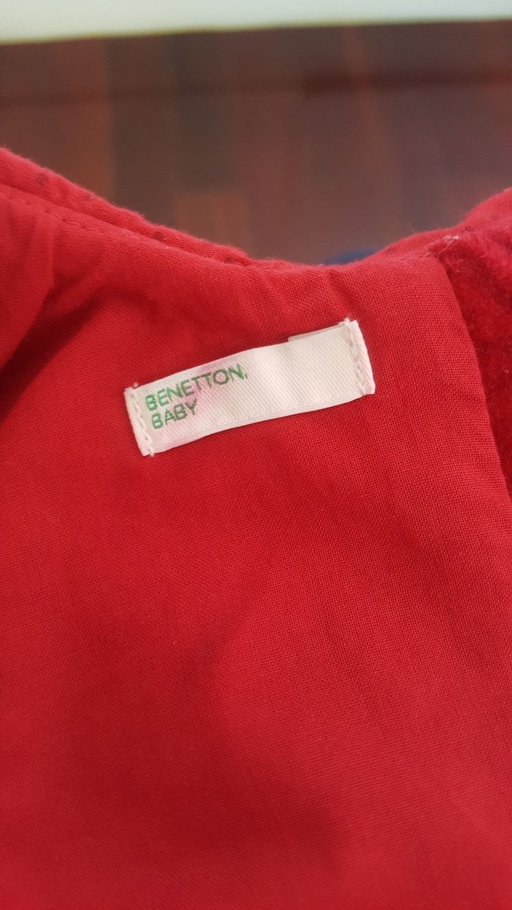 Vestido lindíssimo - Benetton. 6 a 9 meses . Veludo vermelho