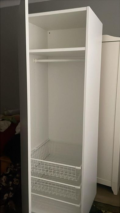 Biała szafa Ikea