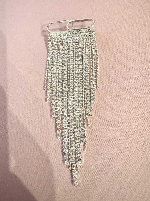 Brożka z kryształowych łańcuszków