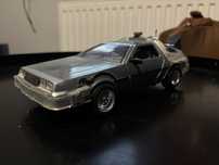 Sprzedam model Delorean dmc 12 z filmu back to the future
