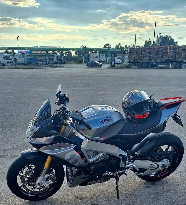 Aprilia Tuono V4 1100