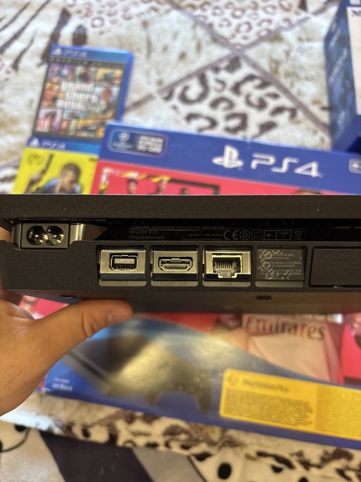 Продам Play Station 4 slim 1TB
