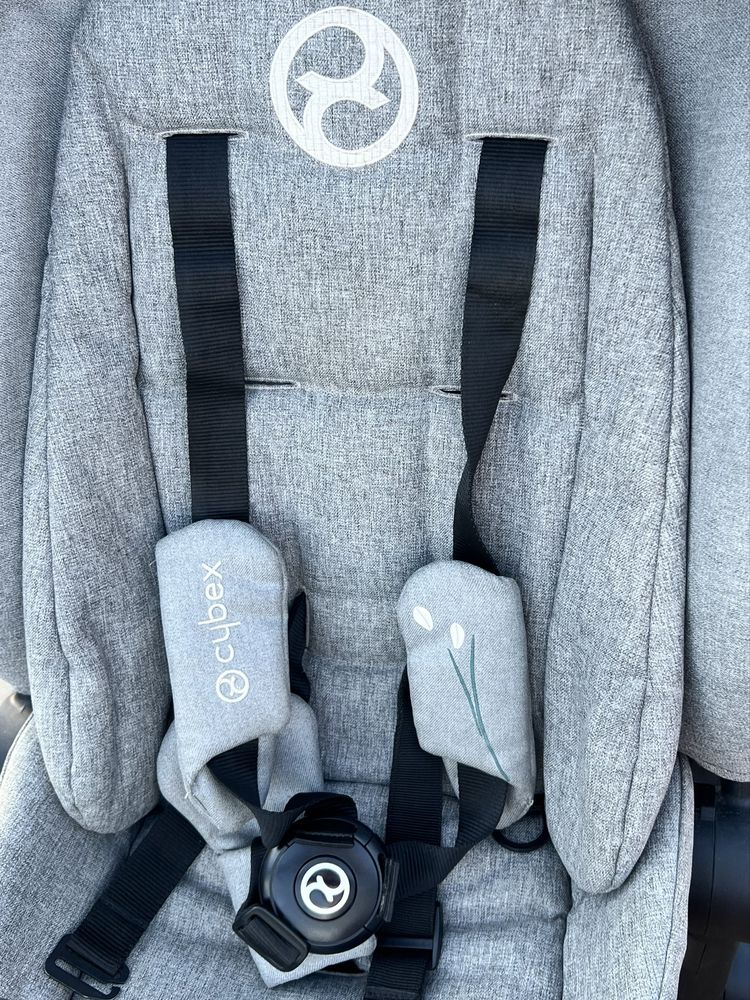 Cybex Priam Koi Mid Grey