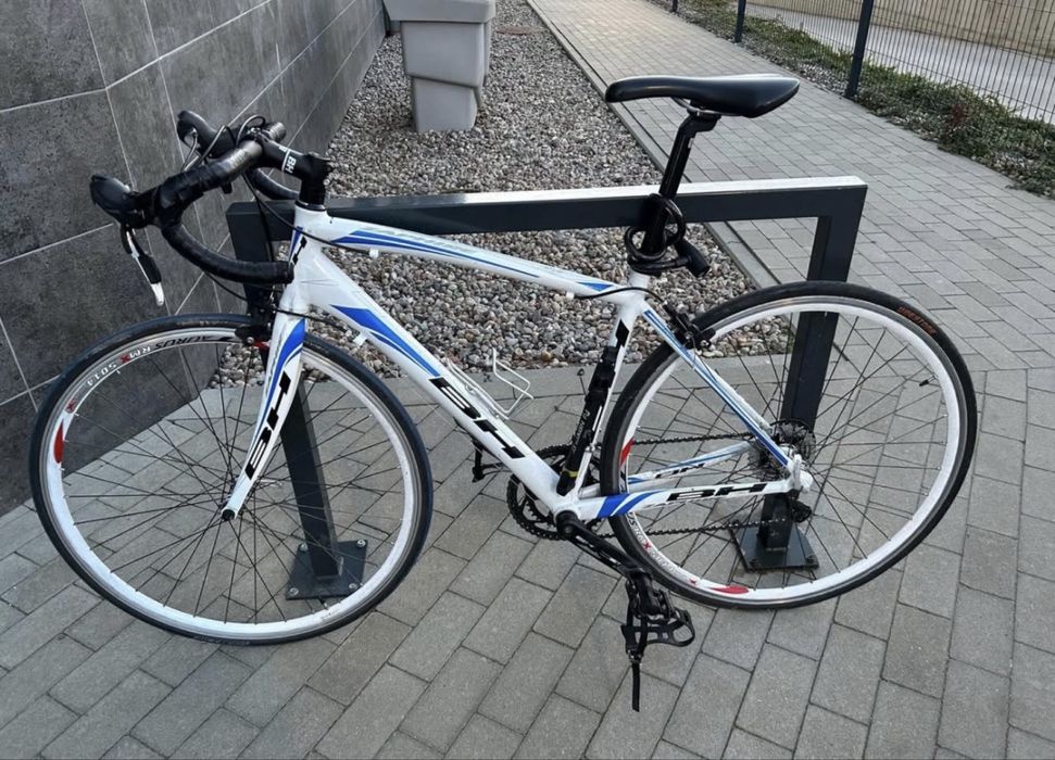 rower szosowy BH