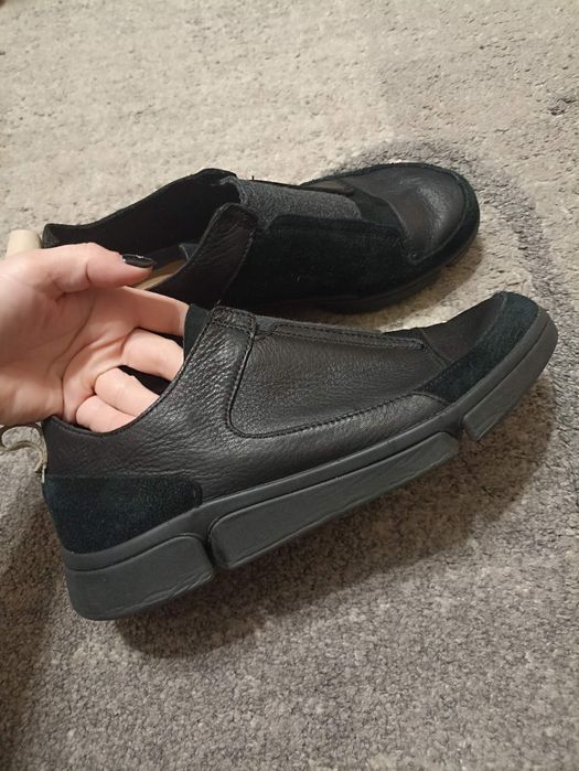 Кросівки, сліпони Clarks, шкіряні снікерси.