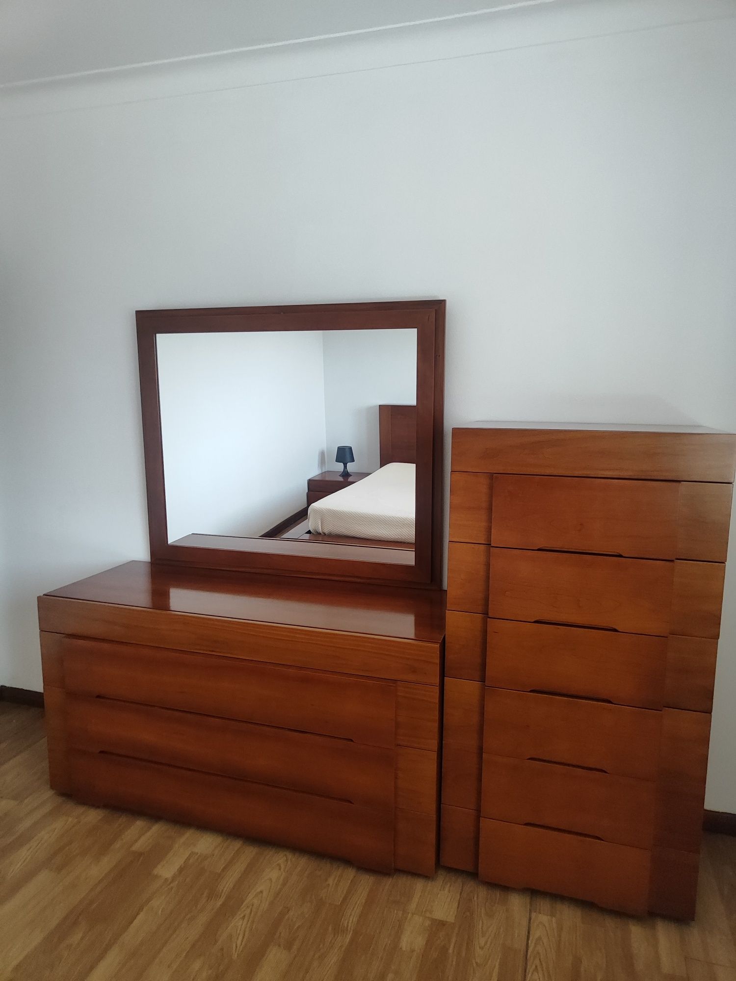 Quarto de Casal Usado Completo