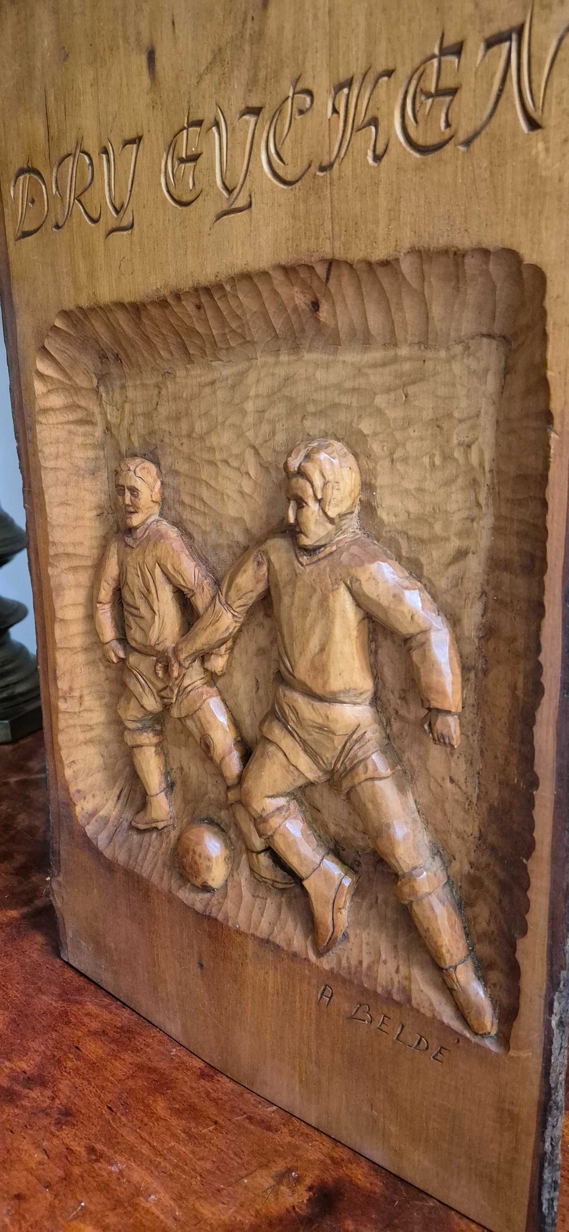 Pamiątka sportowa piłkarski relief rzeźba piłka nożna pamiątka