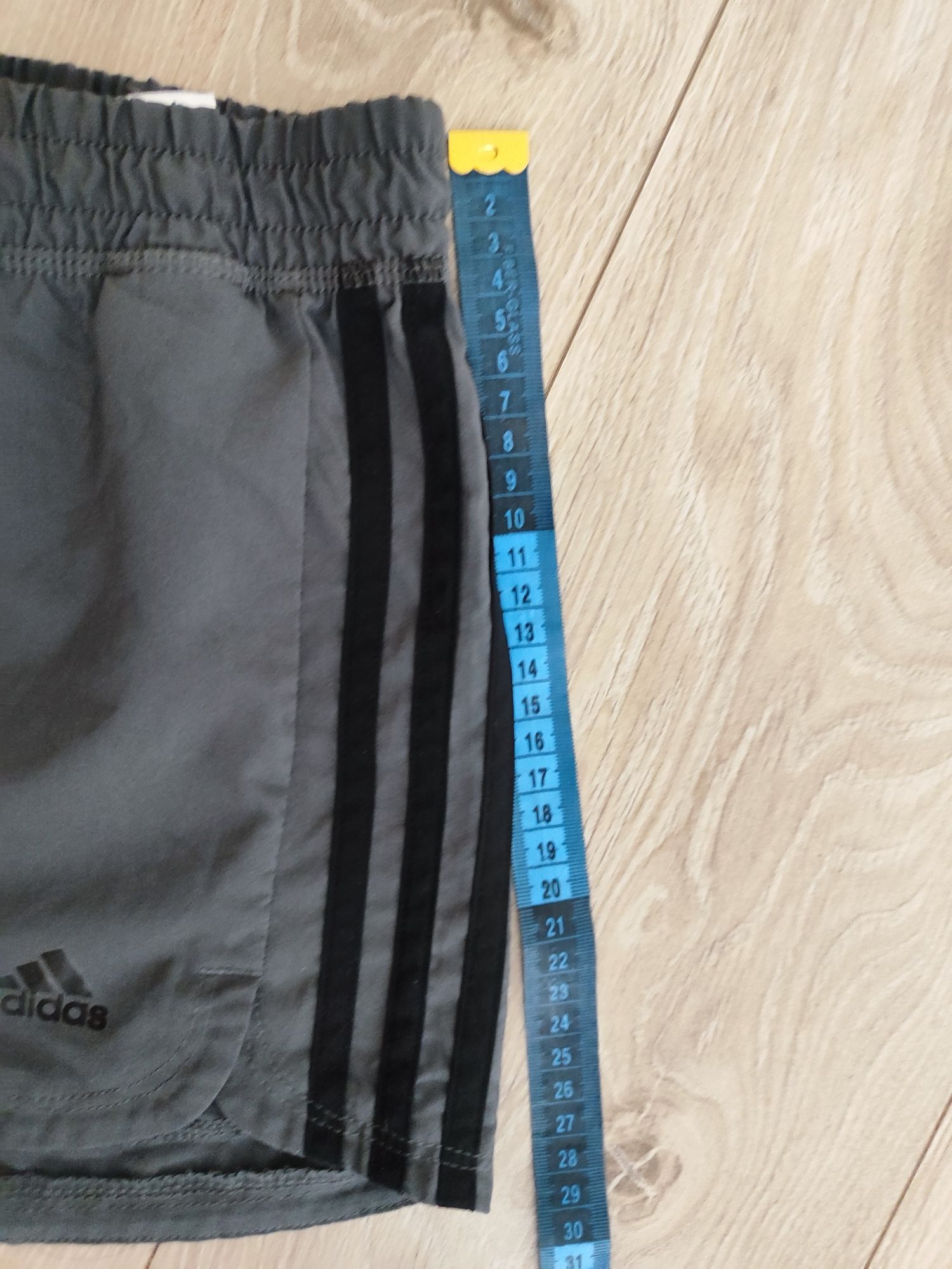 Шорты мужские р.М -л. Adidas
