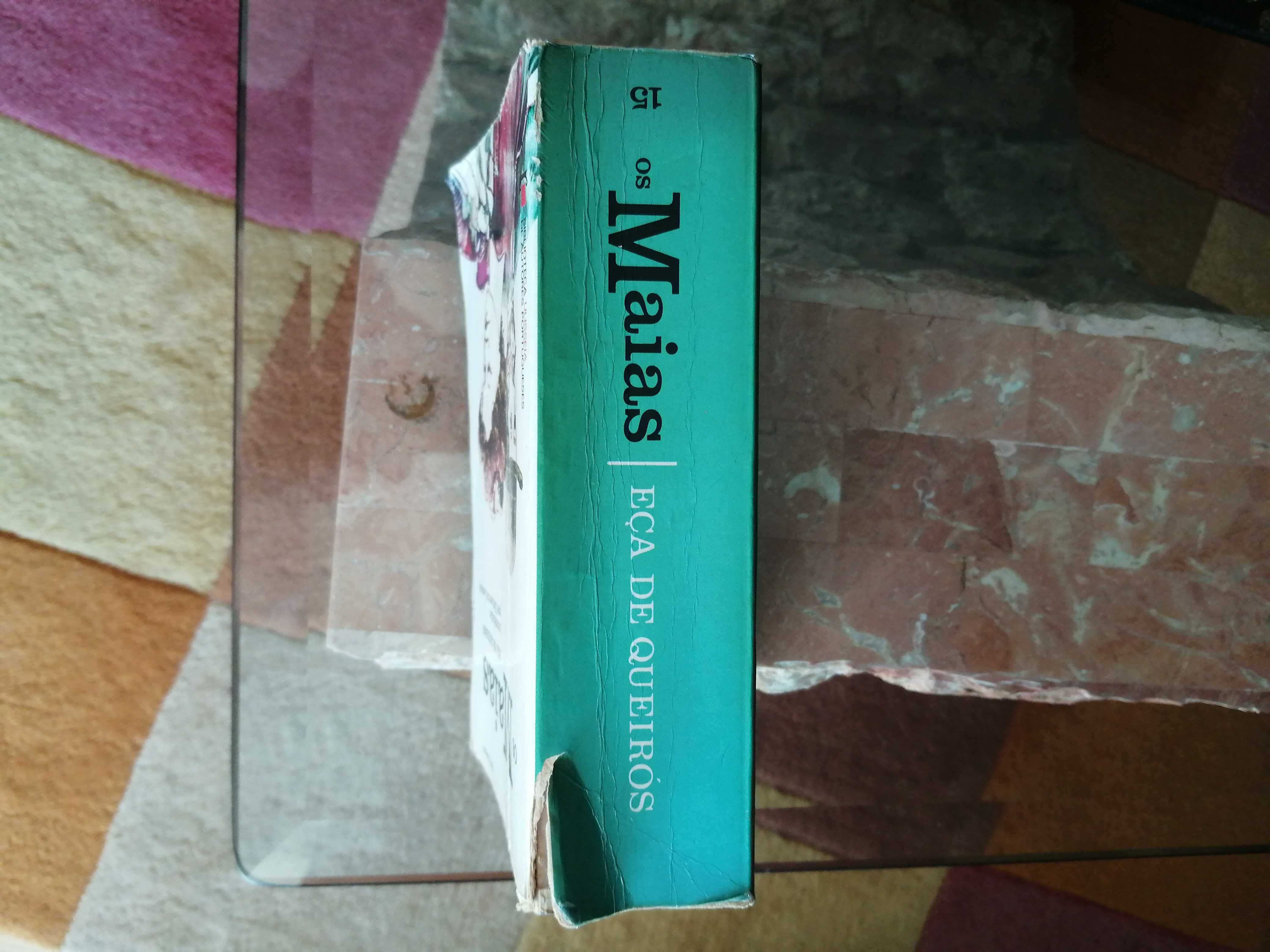 OS MAIAS em livro