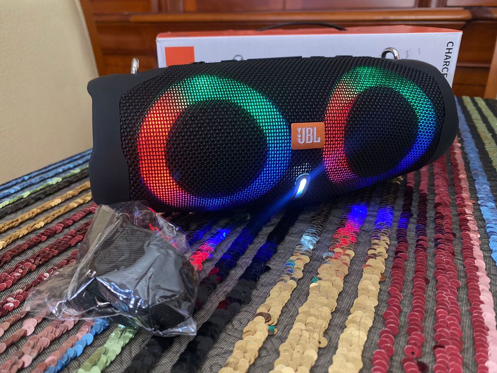 Coluna Bluetooth leds aleatórios Rgb