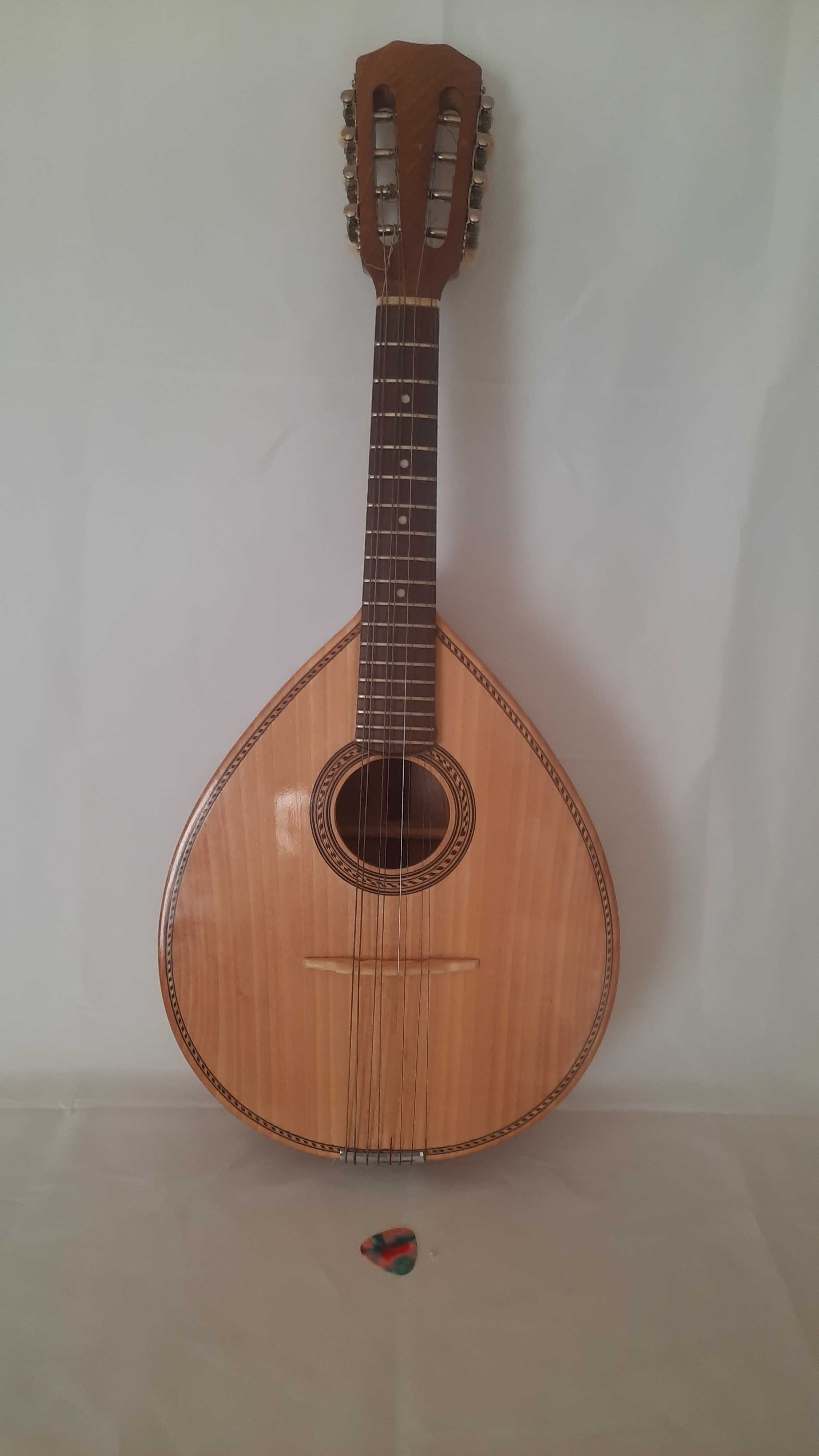 Bandolin de 8 cordas português