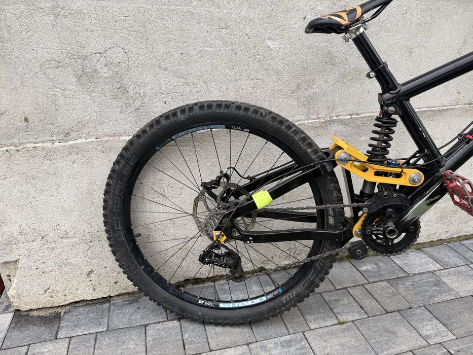 Rower downhill zumbi fox40 ,fox 5.0 ,dt swiss