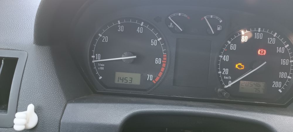 Шкода Фабия 2004 год 1.2 бензин