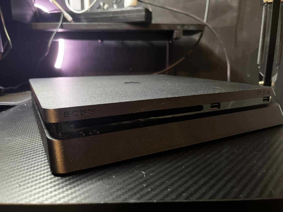 playstation 4 slim