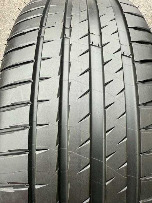 Шини 235/45R18-4шт Michelin