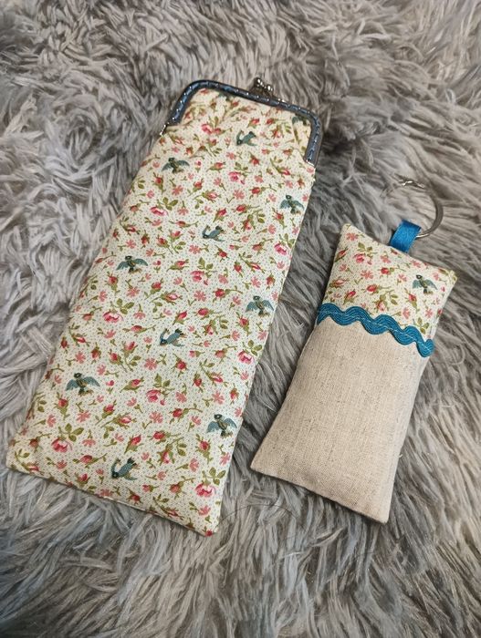 Conjunto porta chaves e bolsa