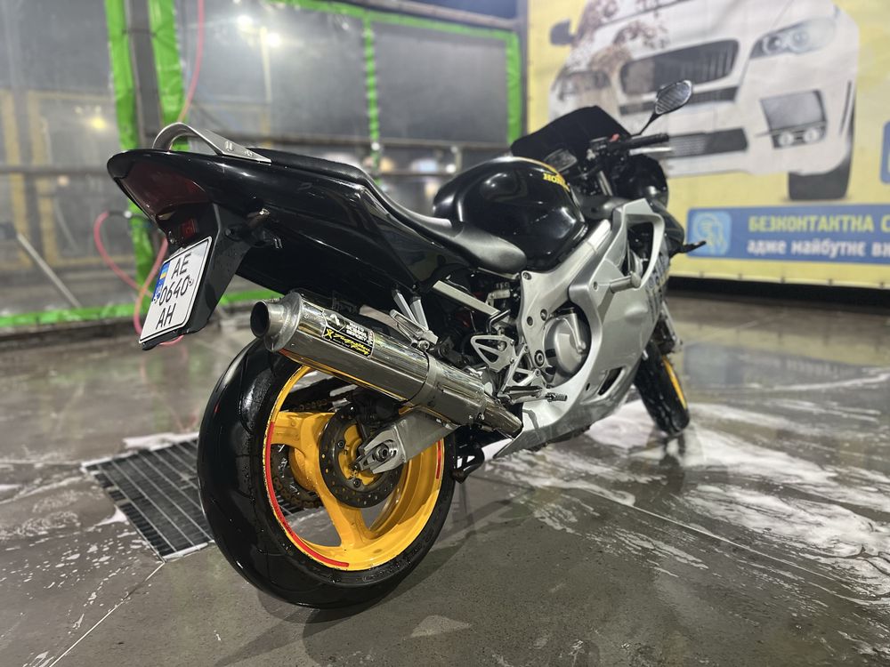 Продам  honda CBR 600 f4