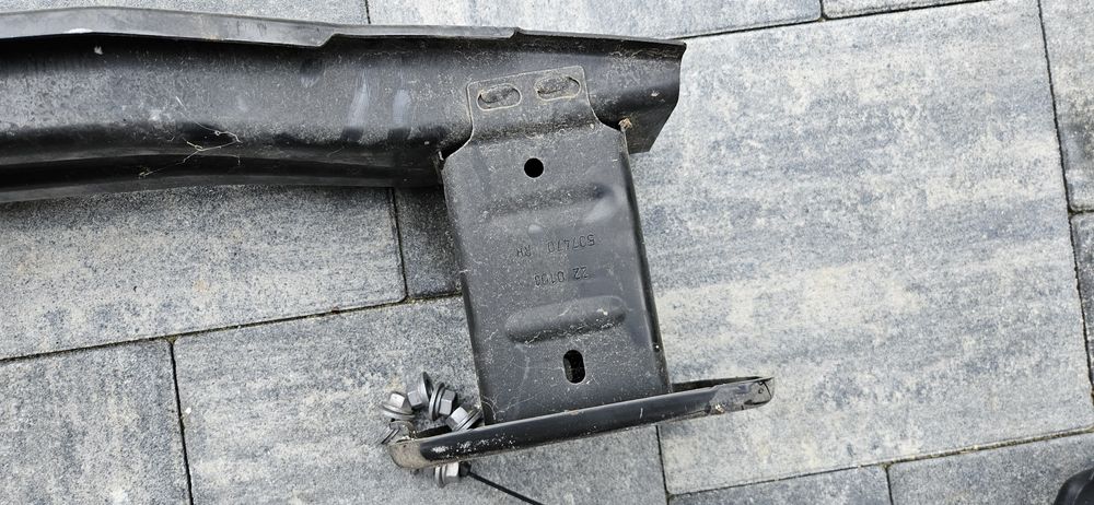 Belka tylna wzmocnienie zderzaka Ford Kuga mk3
