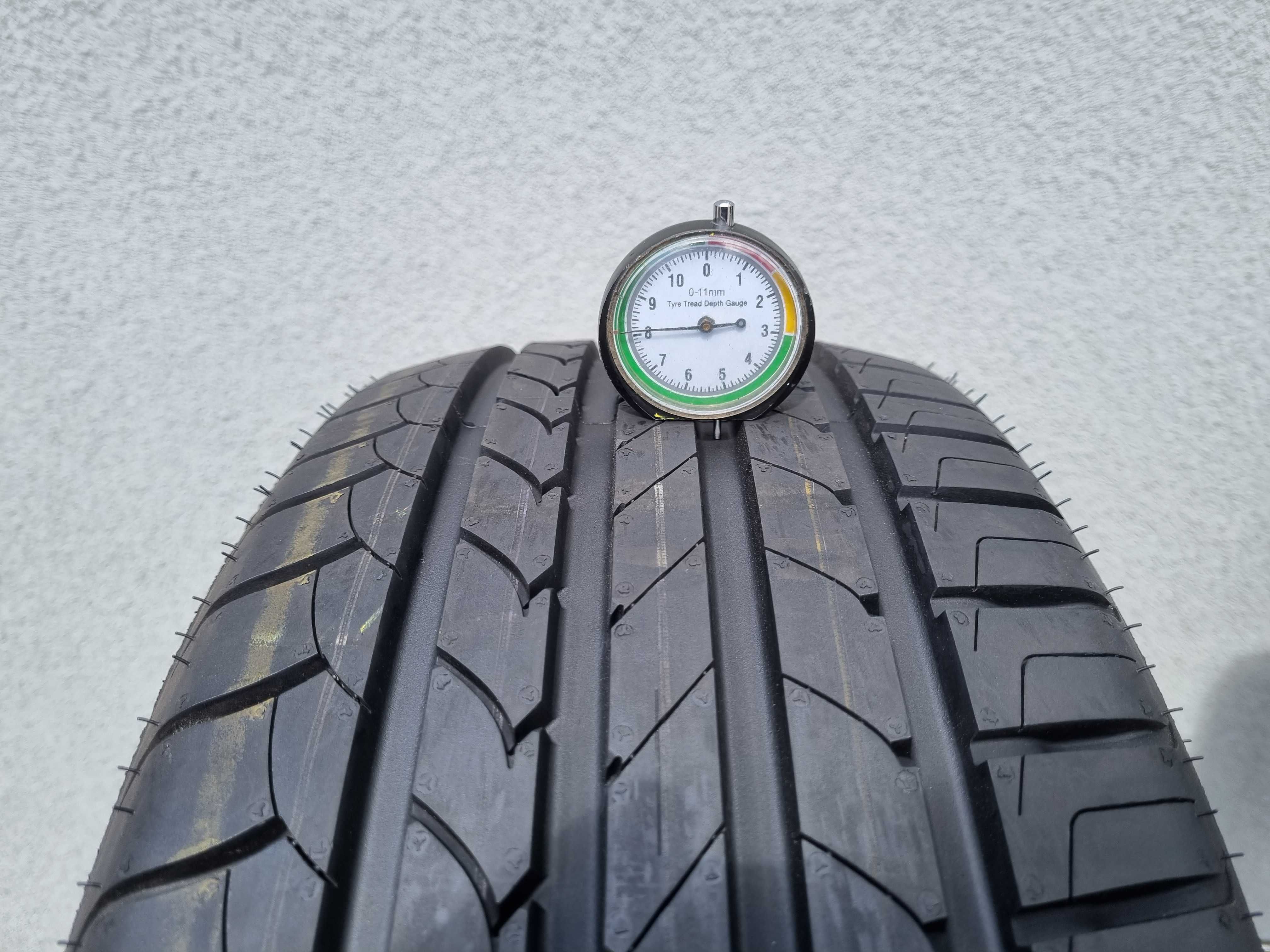 215/40/17 87W Goodyear Efficient Grip A0