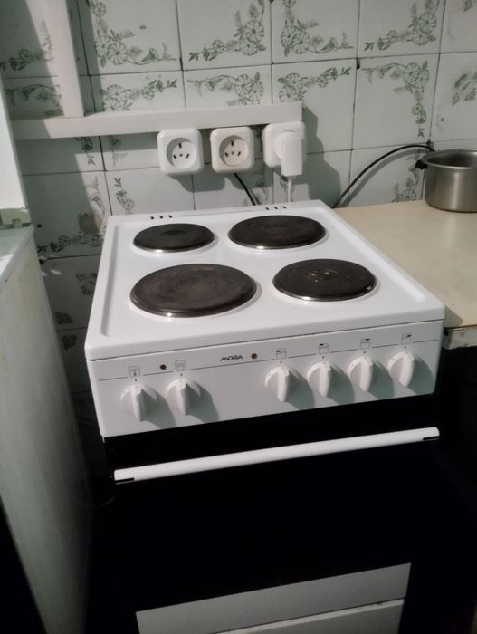 Продаж великої кімнати 22 , 3 м. кв. Ближнє Замостя .Центральний ринок