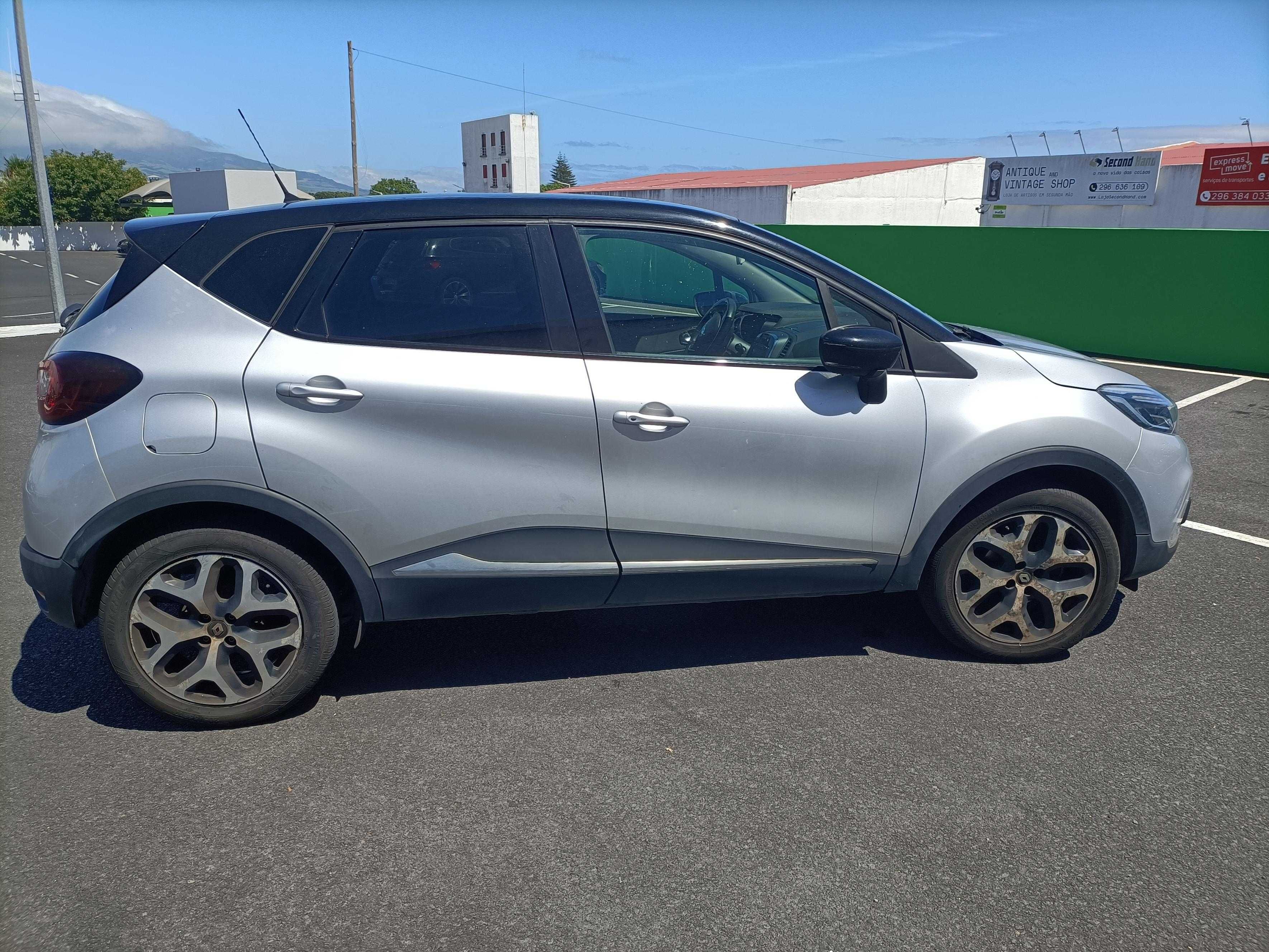 Renault Captur 0.9 TCE Exclusive (Ponta Delgada)