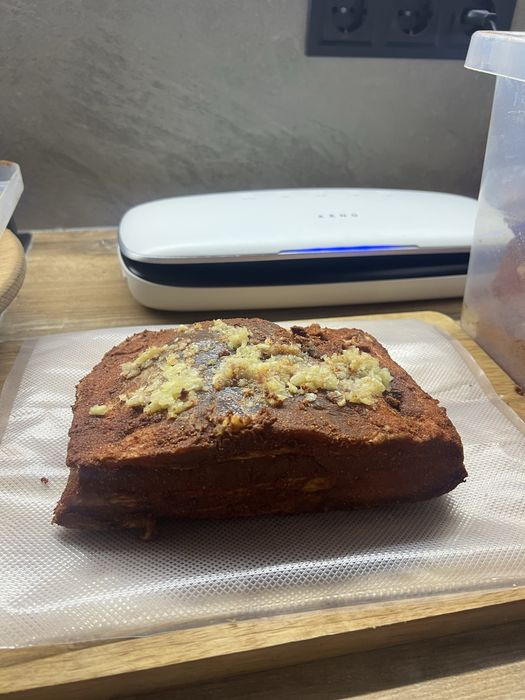 Солонина (підчеревок з папрікою та часником)