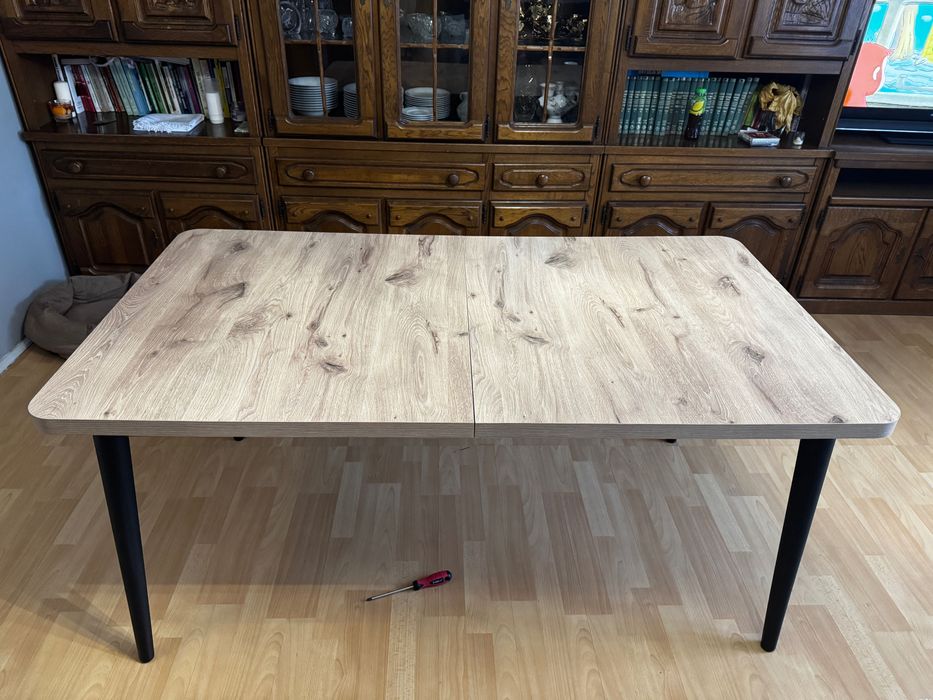 Stół jadalny rozkładany