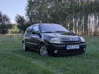 Renault Clio 1.6 16V 2001 r. – czarna strzała z charakterem