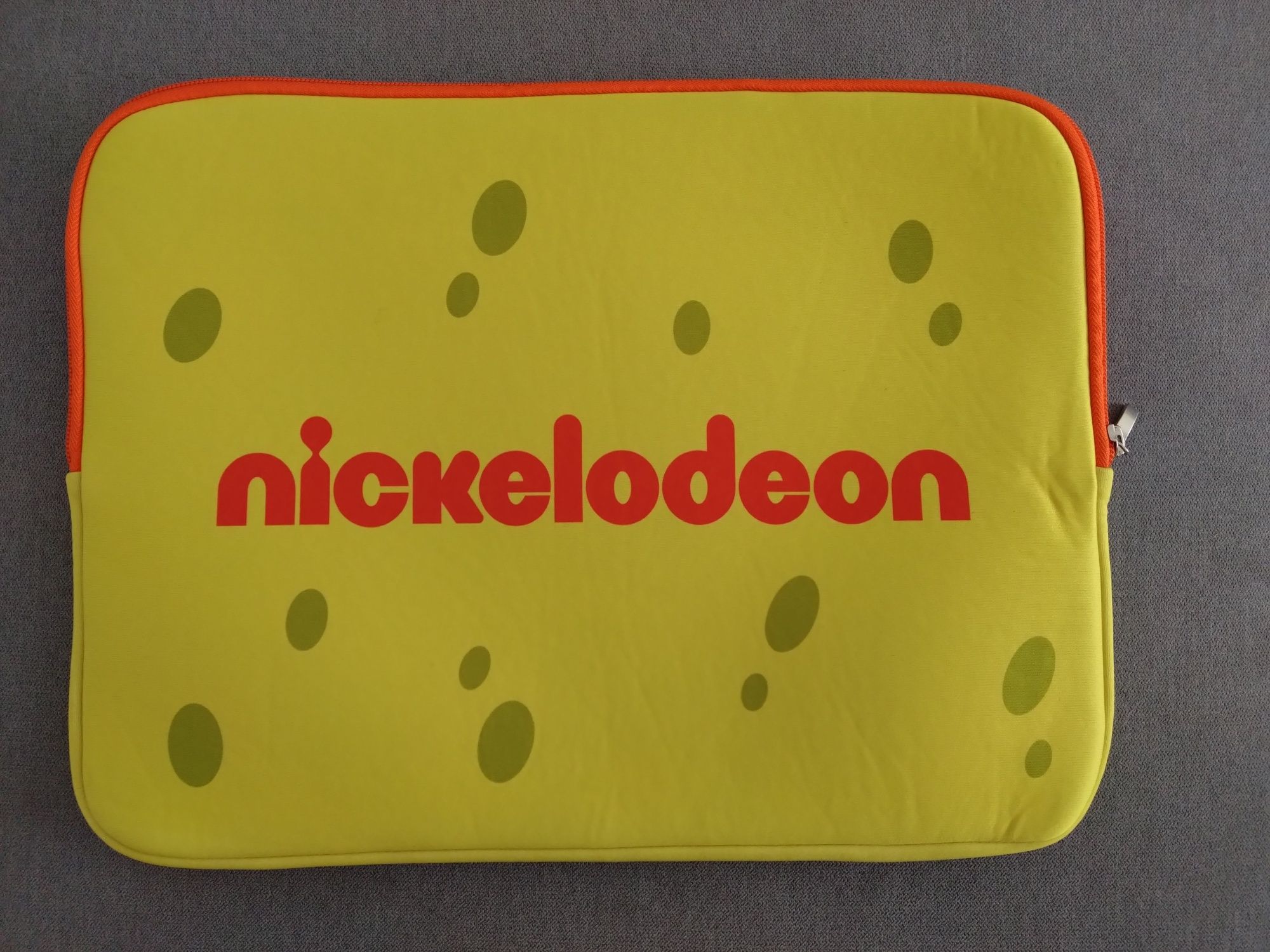 Pokrowiec 30x40 tablet, laptop SpongeBob. Nowy. Polecam