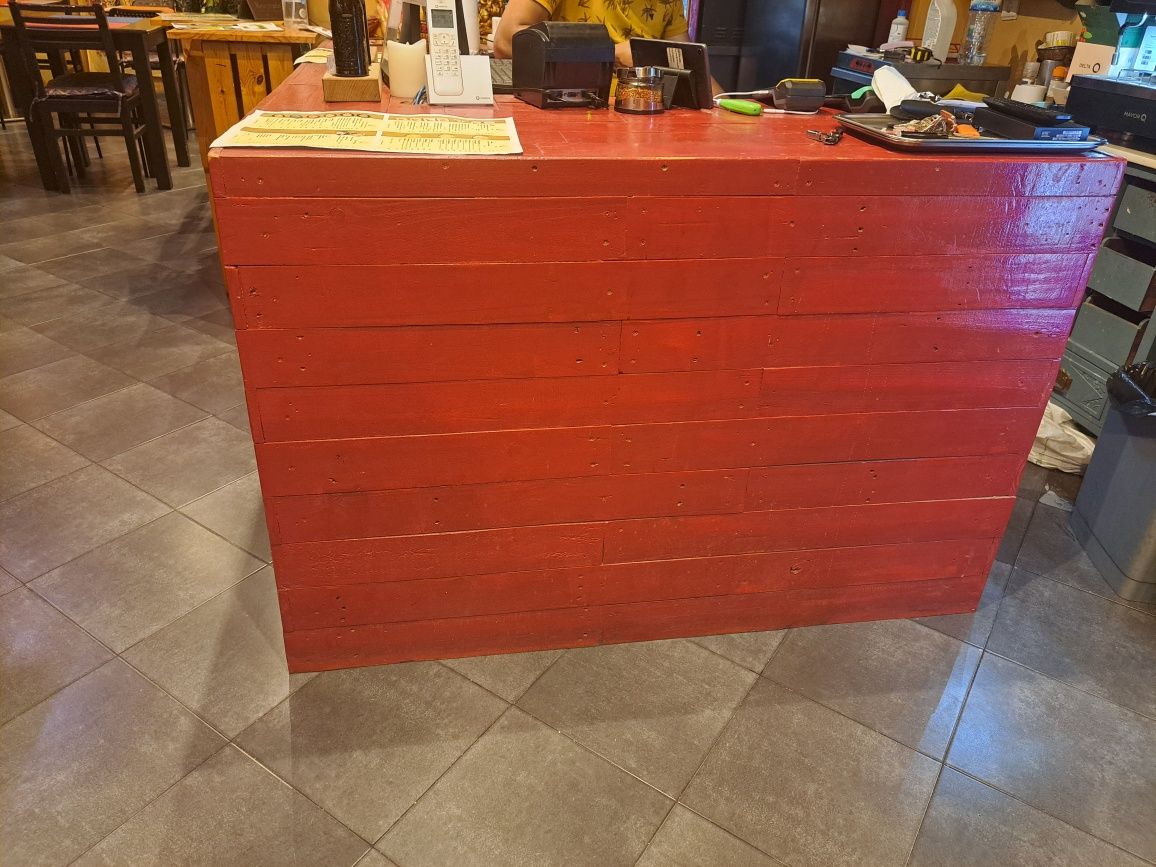 Movel vermelho para loja, estabelecimento em madeira
