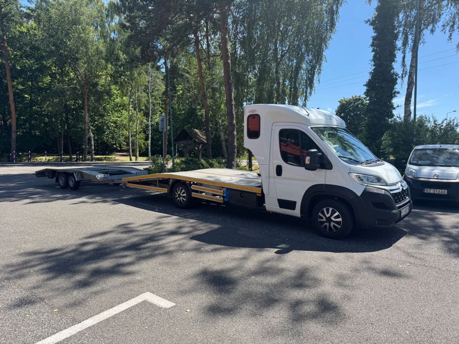 Wynajem laweta 4.5m przyczepa wypozyczalnia przyczepka Autolaweta