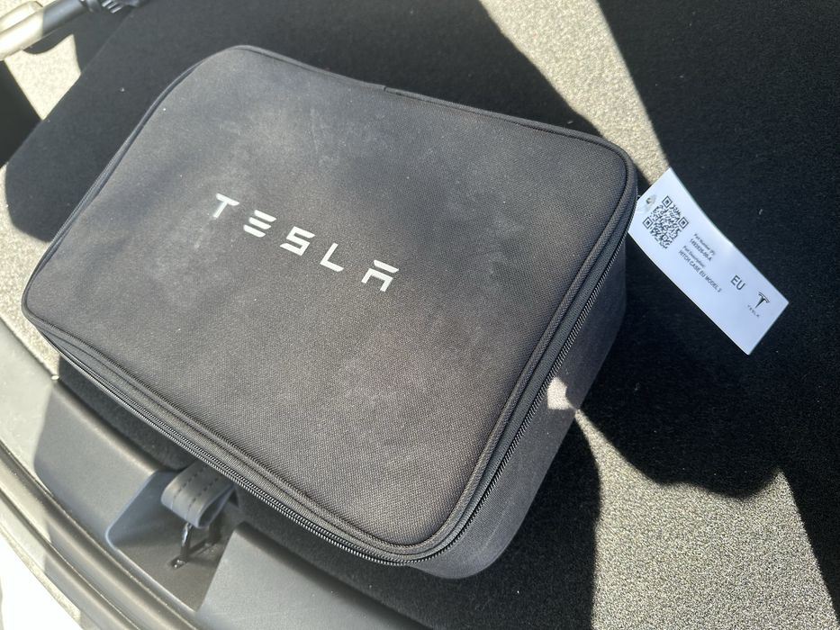 Engate reboque Tesla Model 3 - novo e nunca utilizado