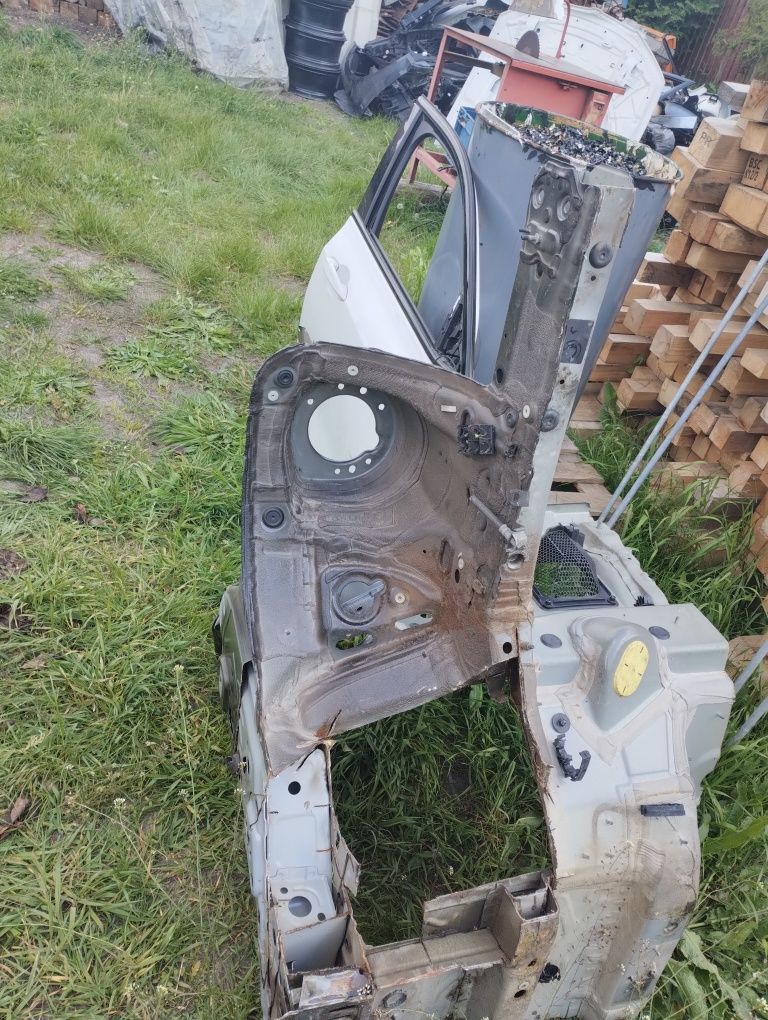 Podlużnica prawa BMW X2 2020 rok