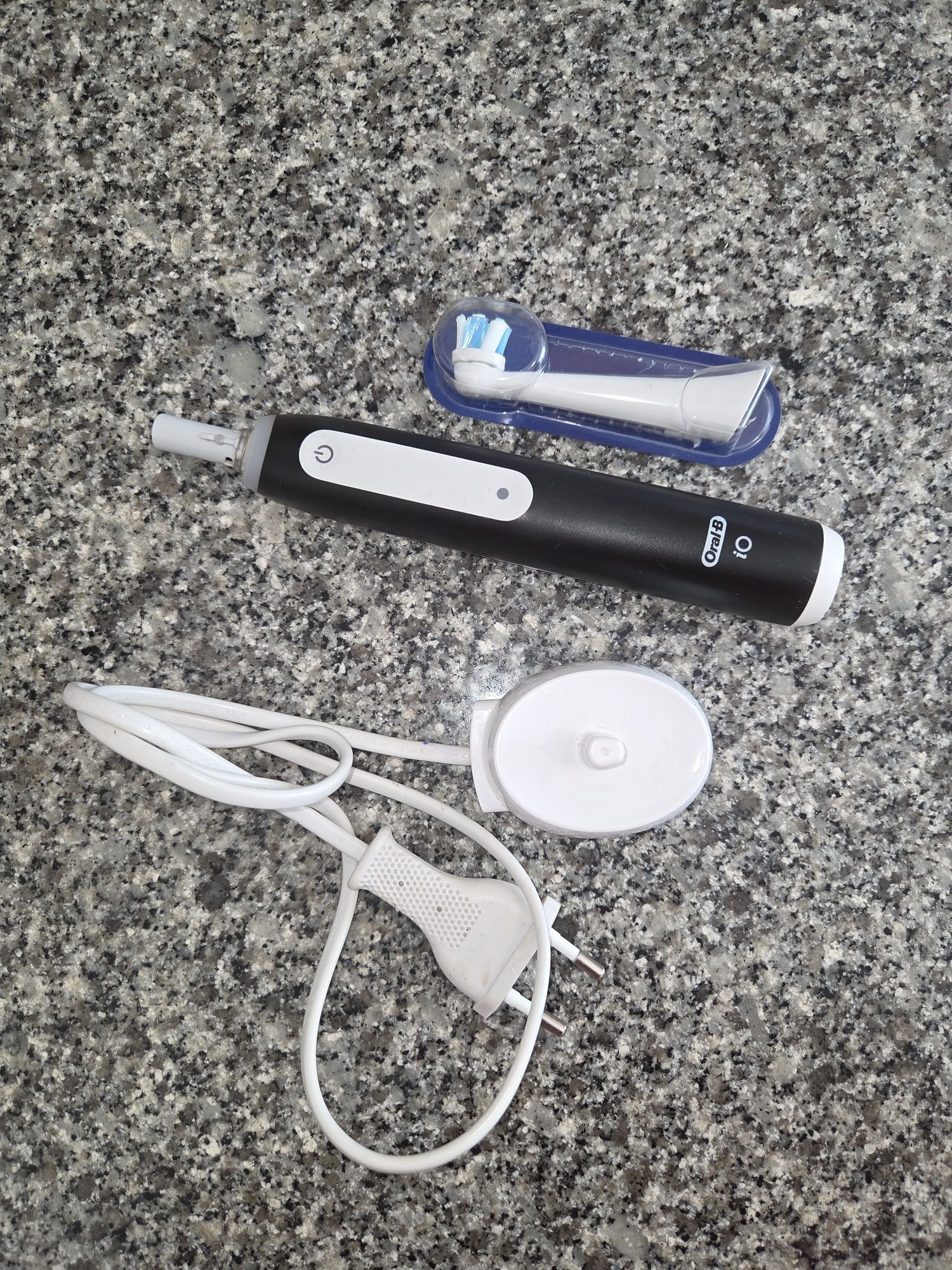 Escova elétrica Oral B io 3